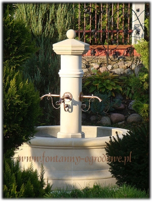 Okrągła fontanna ogrodowa z piaskowca